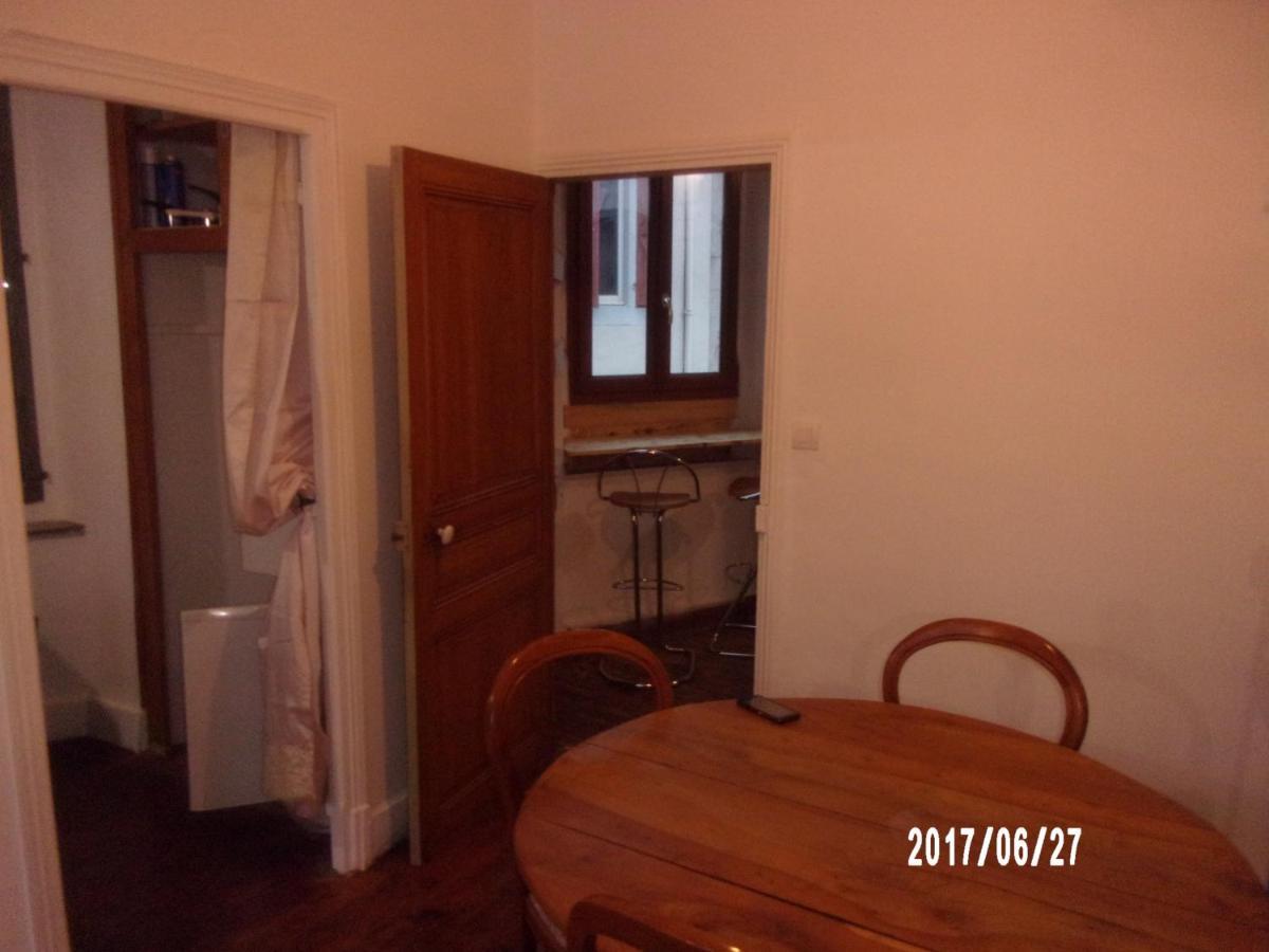Logement Proche De Tout Saint-Laurent-de-Neste Exterior photo